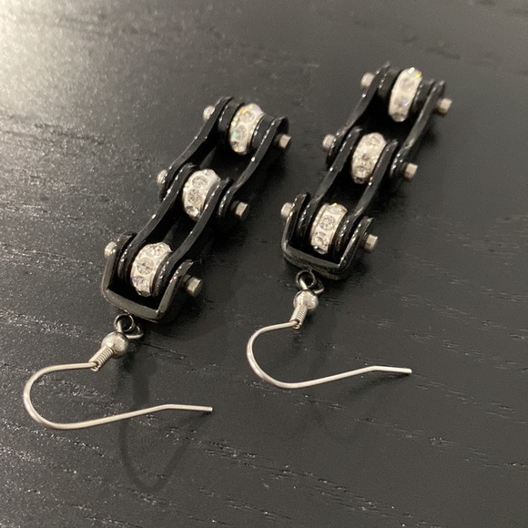 Black and Silver Bike Chain Earrings - Picture 5 of 5